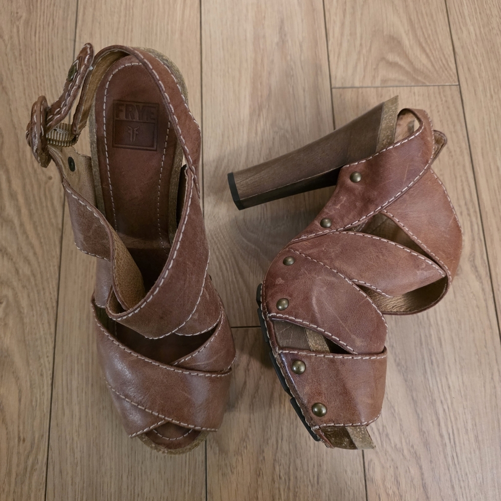 Frye Darcy Heeled Sandals- 7.5 - Picture 3 of 10